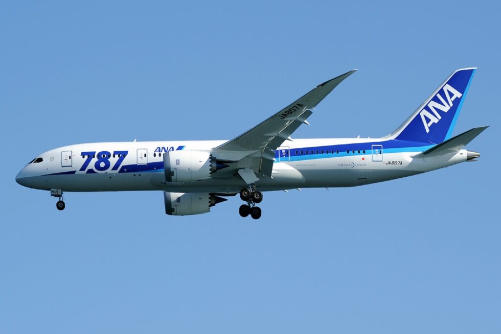 ANA Boeing 787-8 Dreamliner