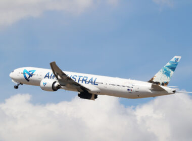 Air Austral Boeing 777-300ER takeoff