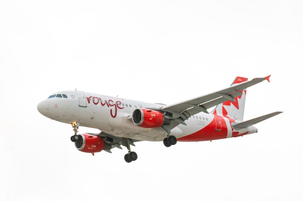 Air Canada Rouge Airbus A319