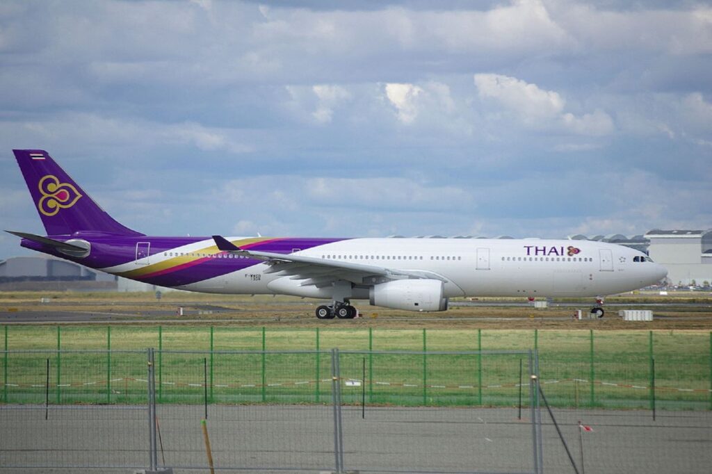 Airbus A330 300 Thai Airways