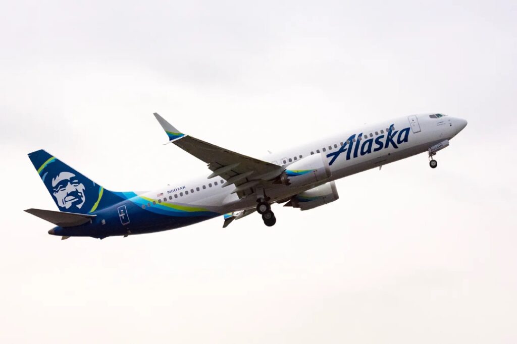 Alaska Airlines Boeing 737 8