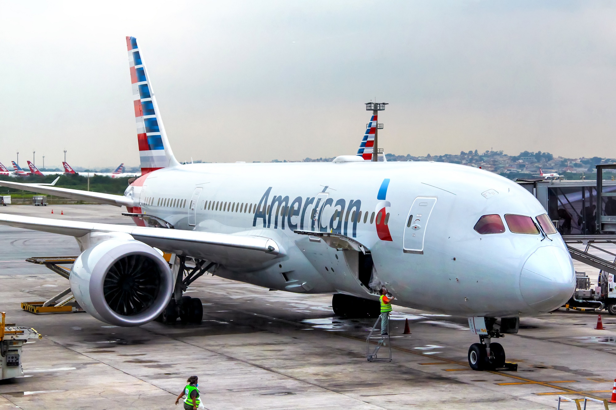 American Airlines to add 500 new maintenance job positions