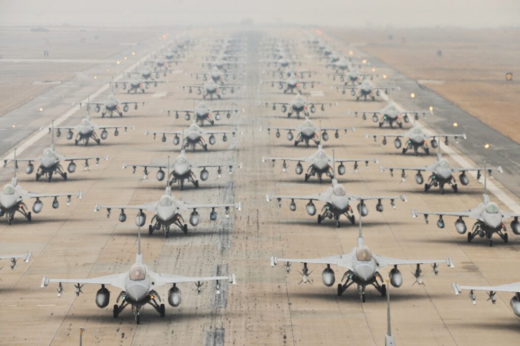 An elephant walk of F-16 fighters