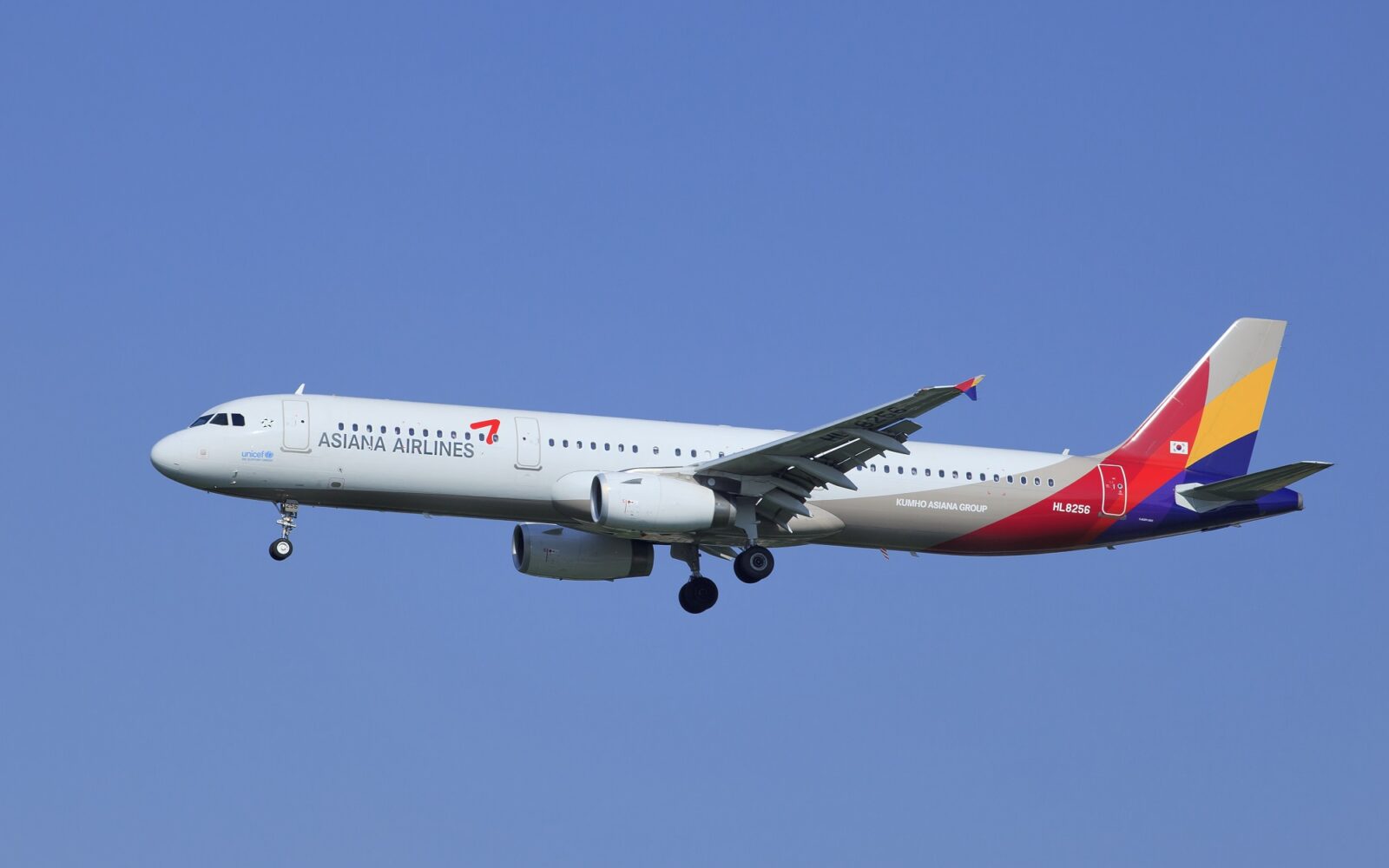 Asiana Airlines bans emergency exit seats after incident- AeroTime