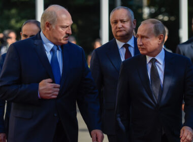 Belarus-president-Aleksandr-Lukashenko-and-Russian-president-Vladimir-Putin-meeting-in-Erevan