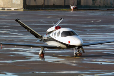 Kyiv International Airport Sikorsky Ukraine Cirrus Vision Jet SF50 G2 Arrivee from privat owner