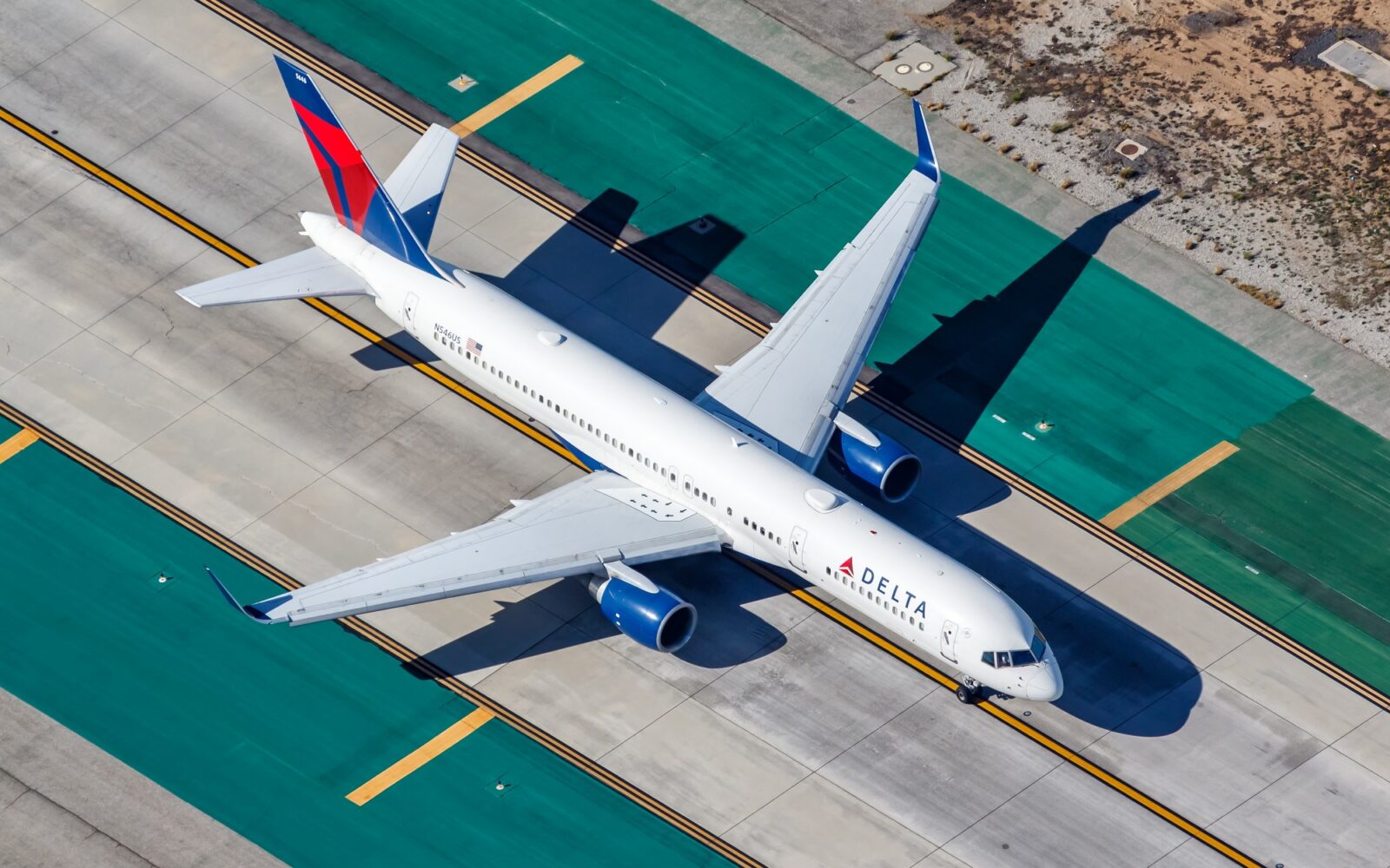 Delta B757 And Aeromexico B737 Collide While Taxiing At Mex Aerotime 8165