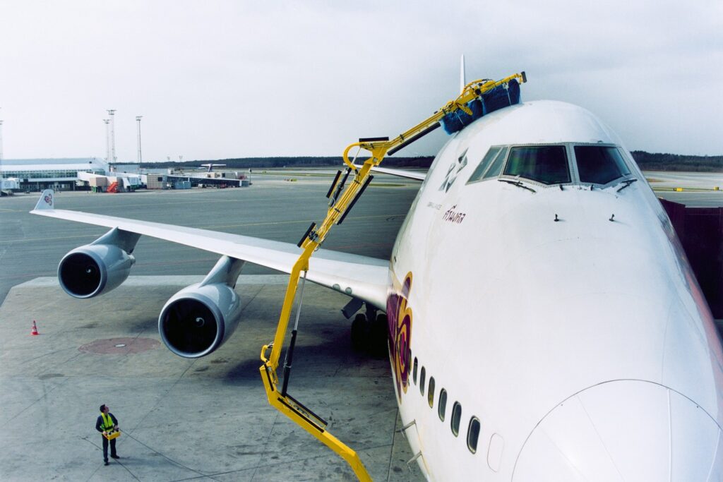 Demand for Aircraft Exterior Cleaning Services Surges Worldwide