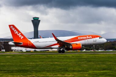 Easyjet Landing at Edinburgh Airport