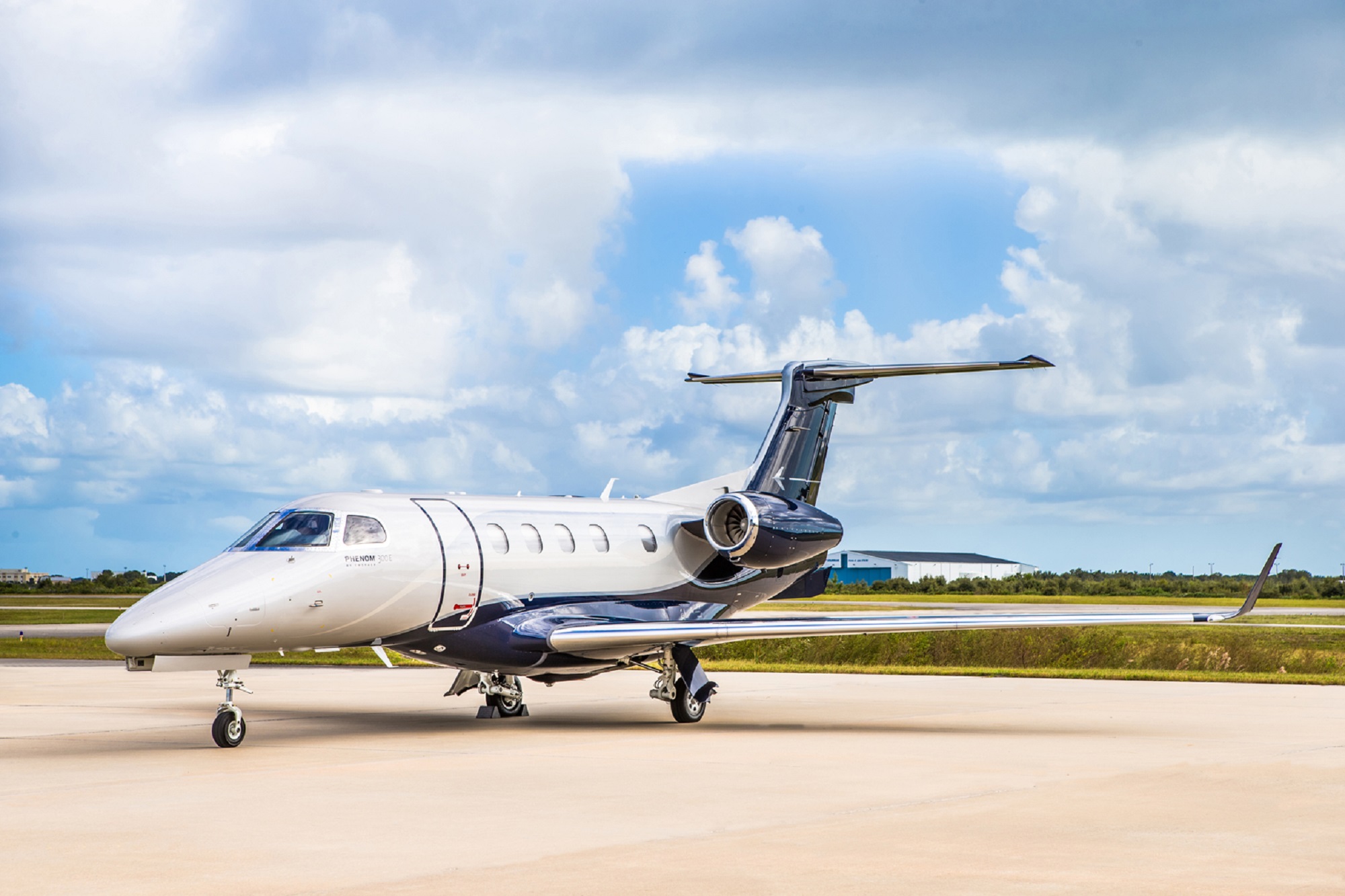 embraer-and-cae-launch-new-phenom-300e-full-flight-simulator