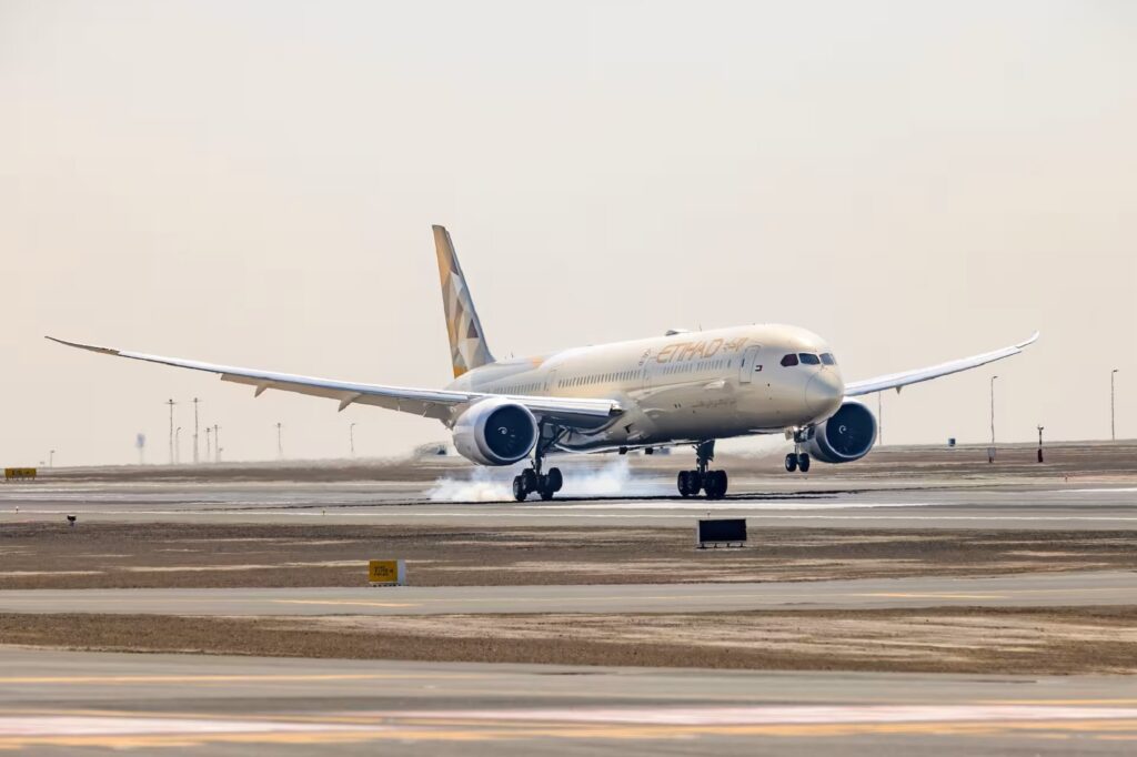 Etihad Airways new Boeing 787 10 Dreamliner