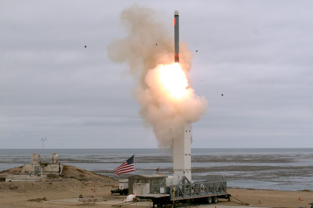 Ground-launched medium-range Tomahawk cruise missile