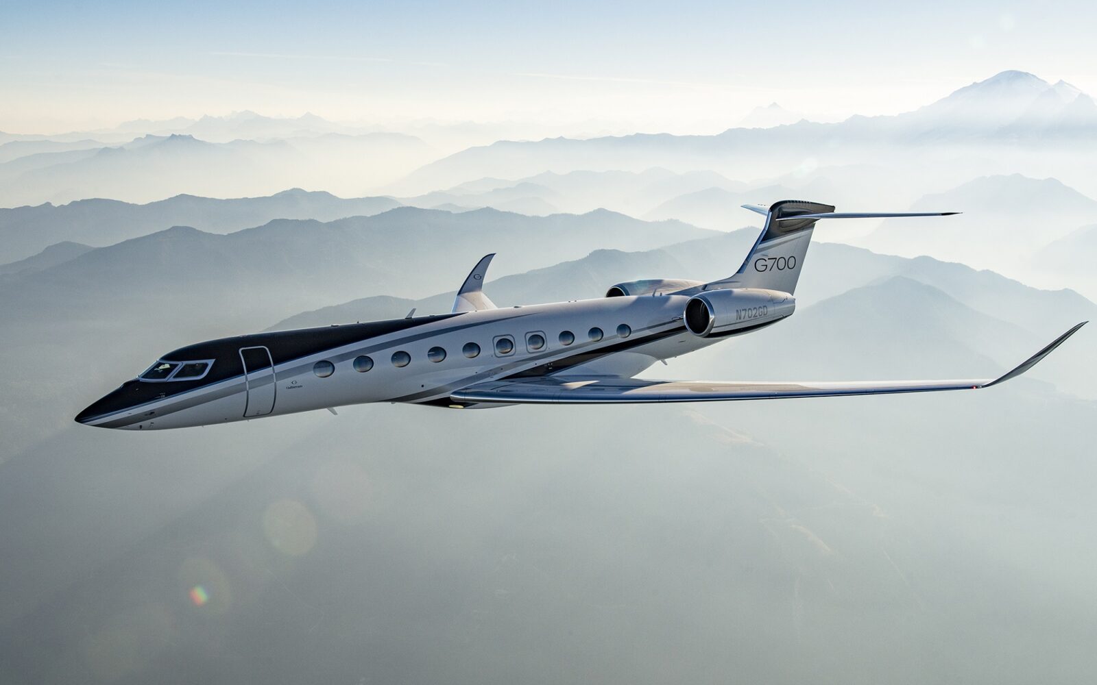 G700 and Falcon 10X mockup cabin set for Dubai Airshow