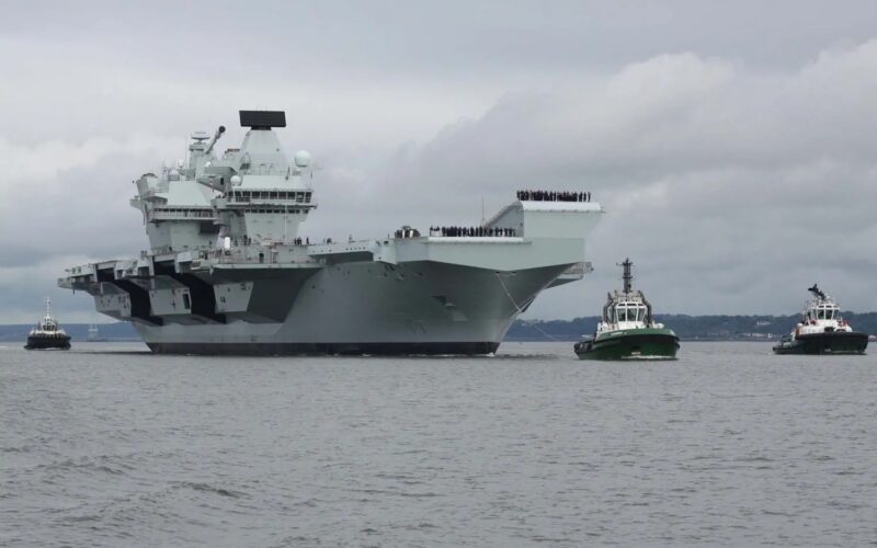 HMS Queen Elizabeth departing Rosyth for sea trials