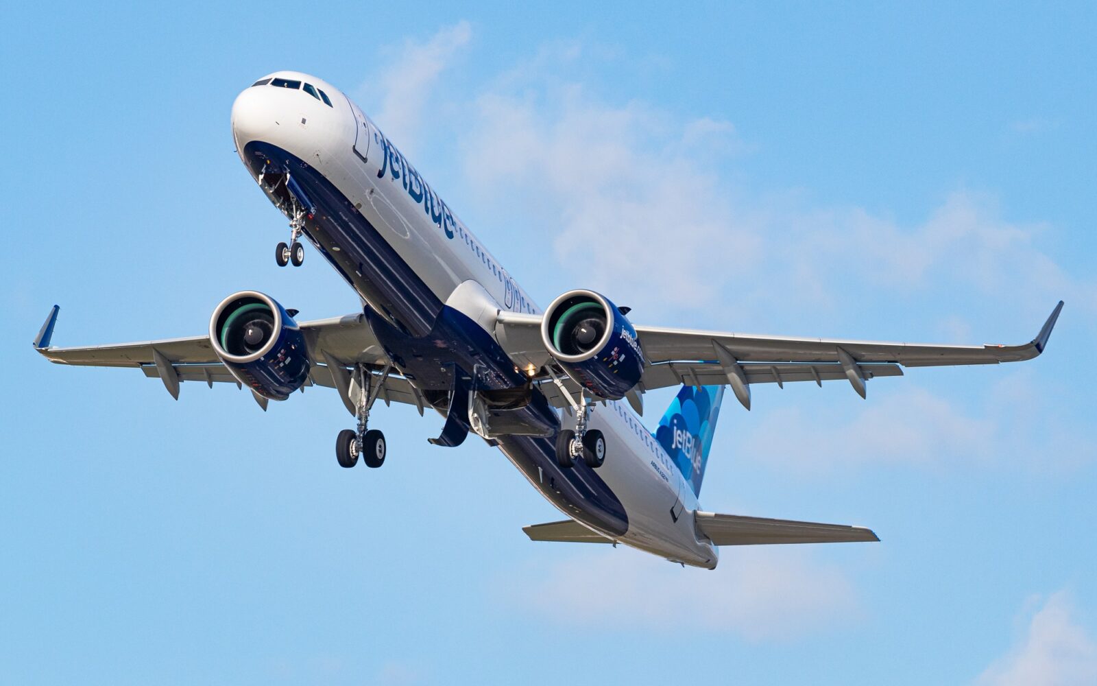 JetBlue ready to ‘shake things up’ on Boston-Paris route