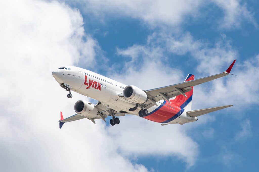 Lynx Air Boeing 737 Max 8