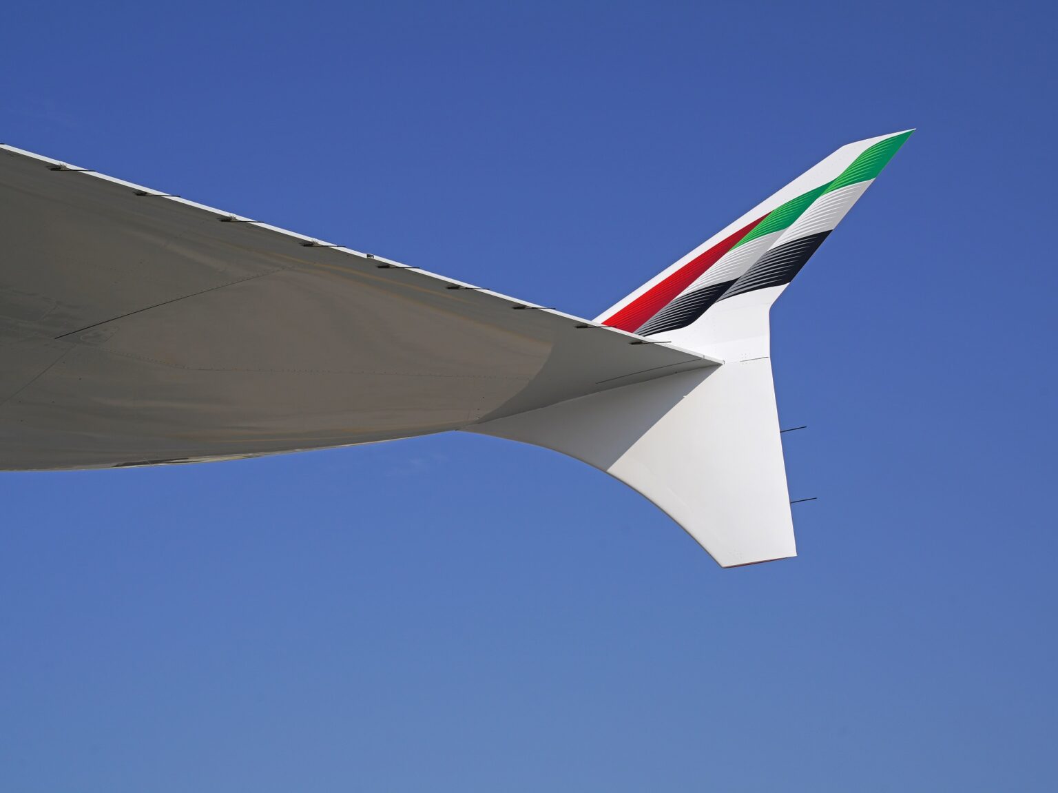 emirates-officially-unveils-its-new-livery-aerotime