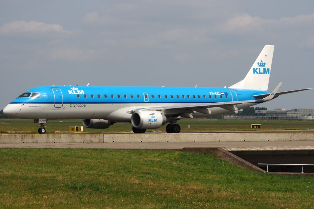 PH-EZL KLM Cityhopper Embraer ERJ-190STD