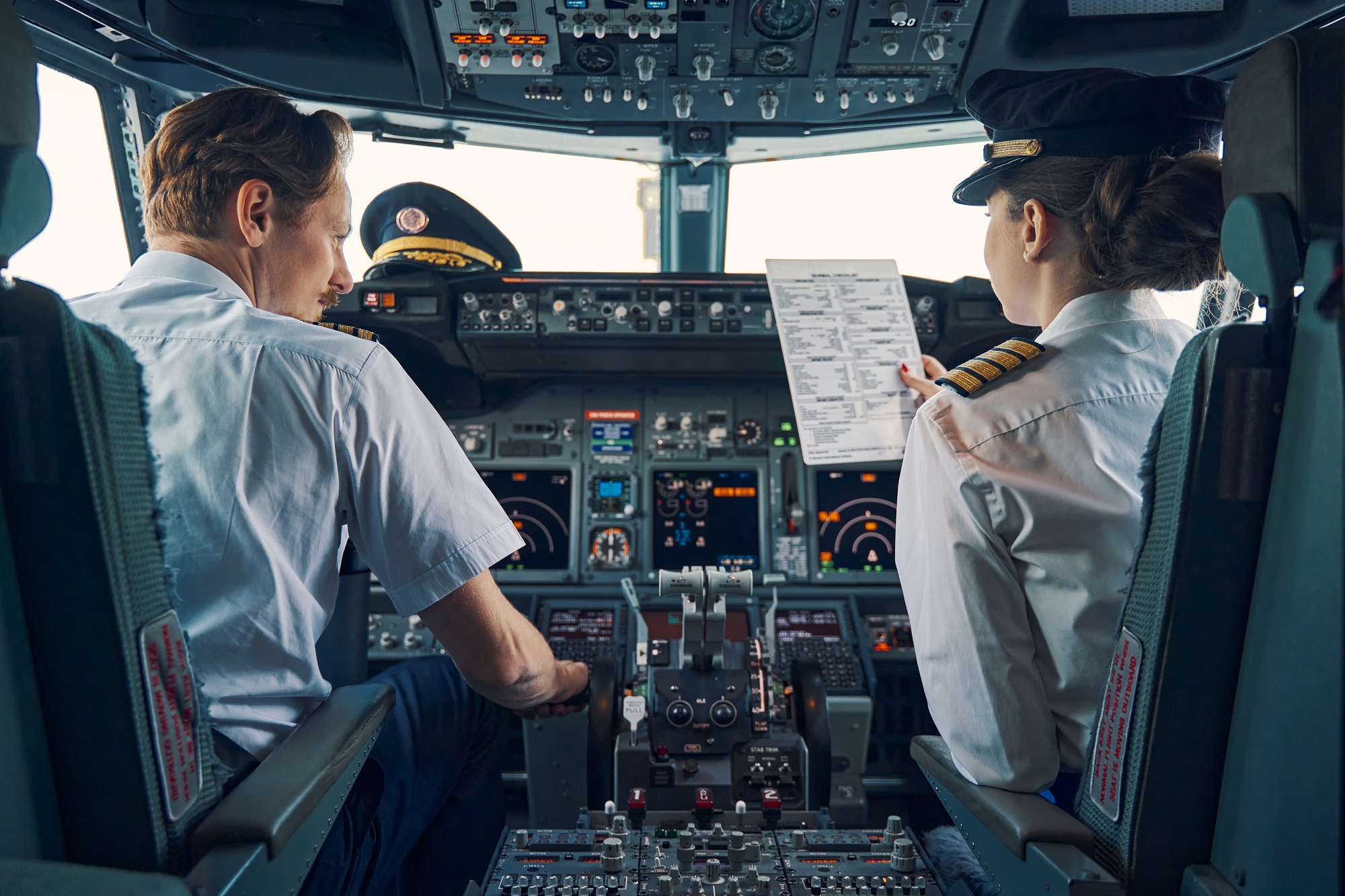 What's the Difference Between a Private and Commercial Pilot? - Alliance  Training