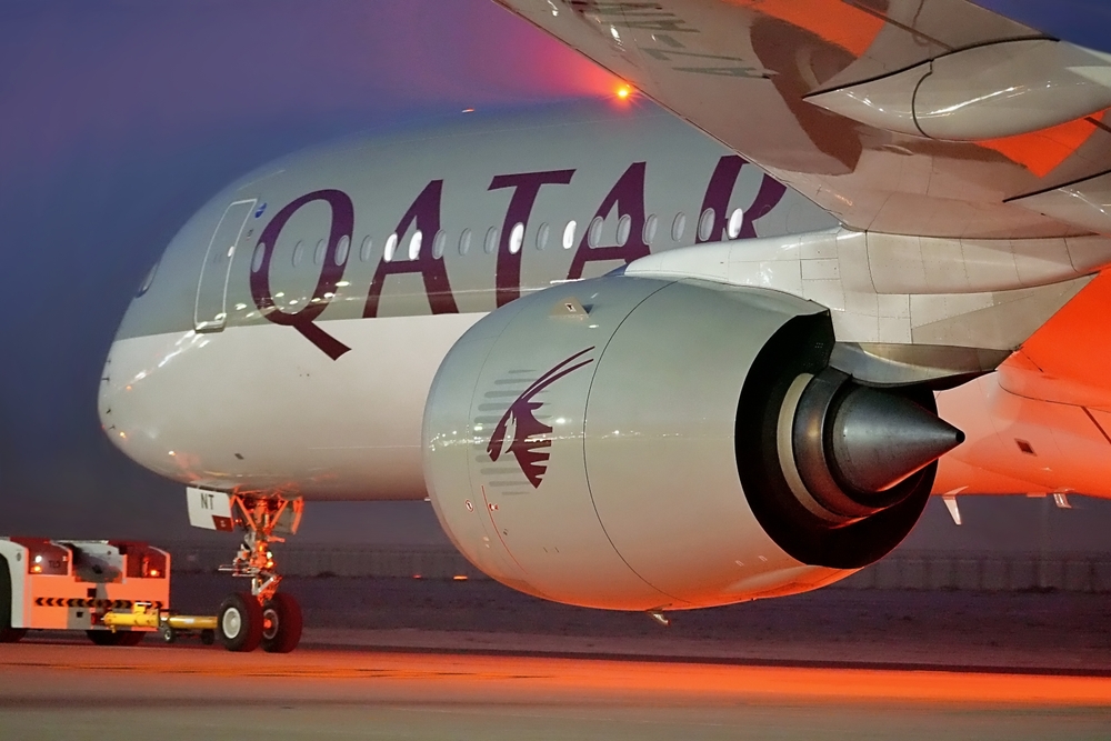 Dubai,,Uae,-,Nov,20th,2023:,A,Qatar,Airways,A350