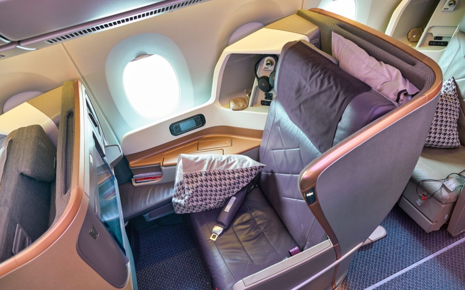 SQ gives couple $2400 over faulty business class seats - AeroTime