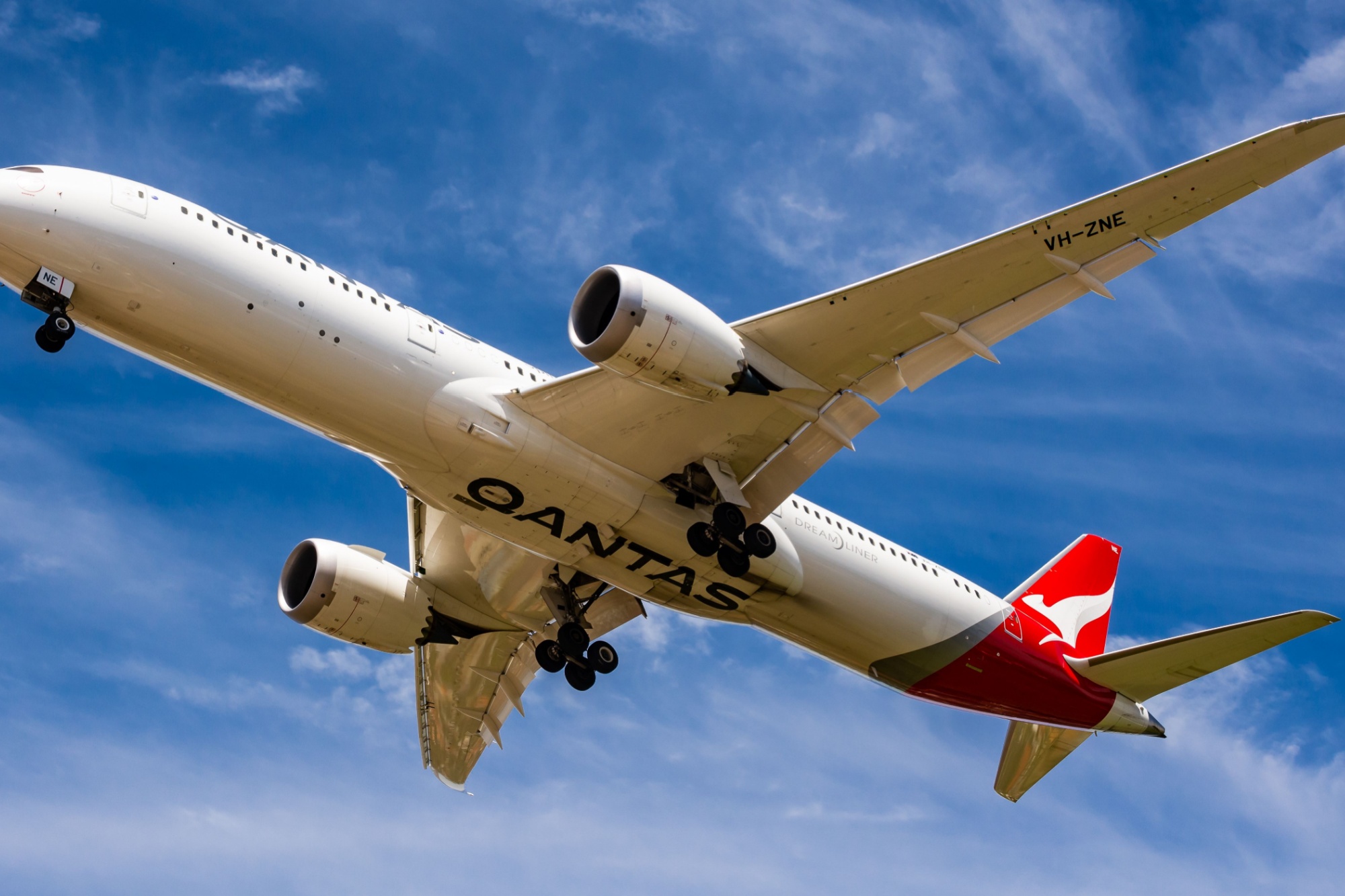 Qantas changes route from Perth to London to avoid the Middle East