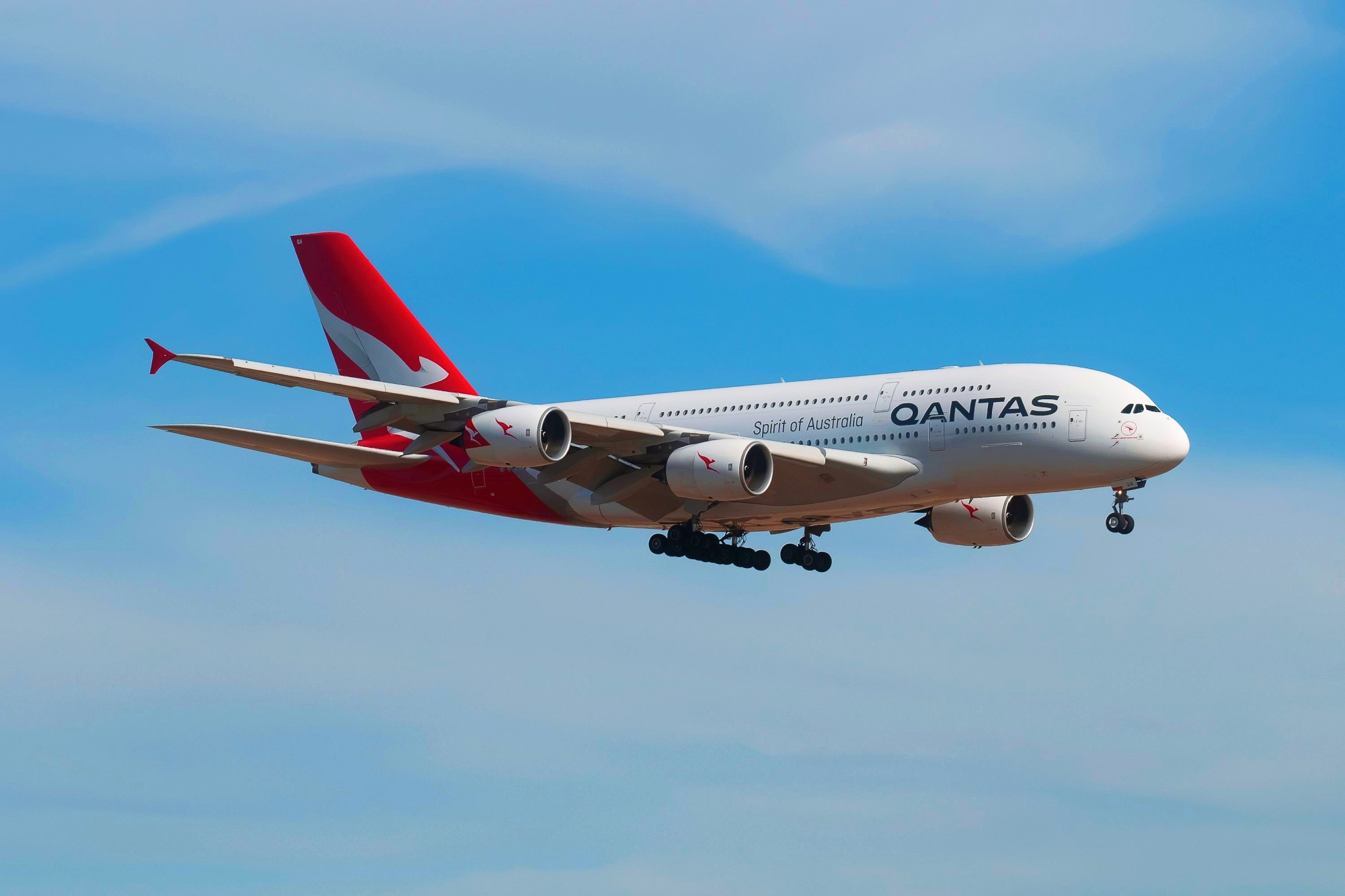 Oldest Qantas A380 back in service after being in storage - AeroTime