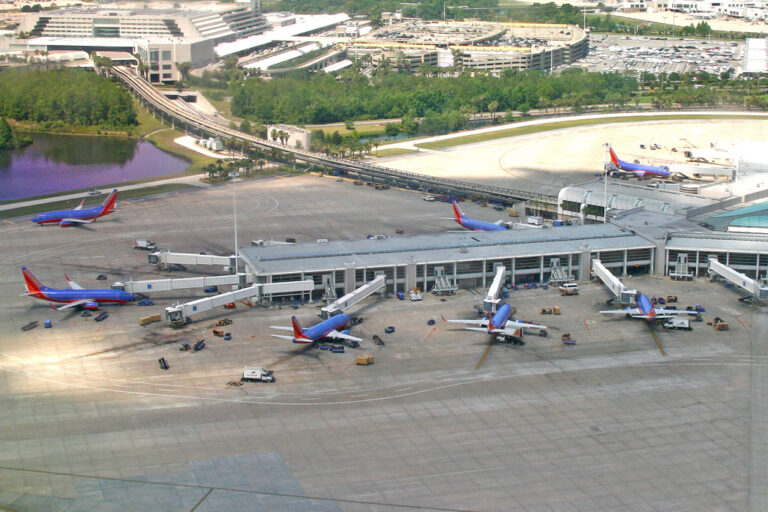 Southwest-Boeing-737s-At-Orlando-International-Airport.jpg - AeroTime