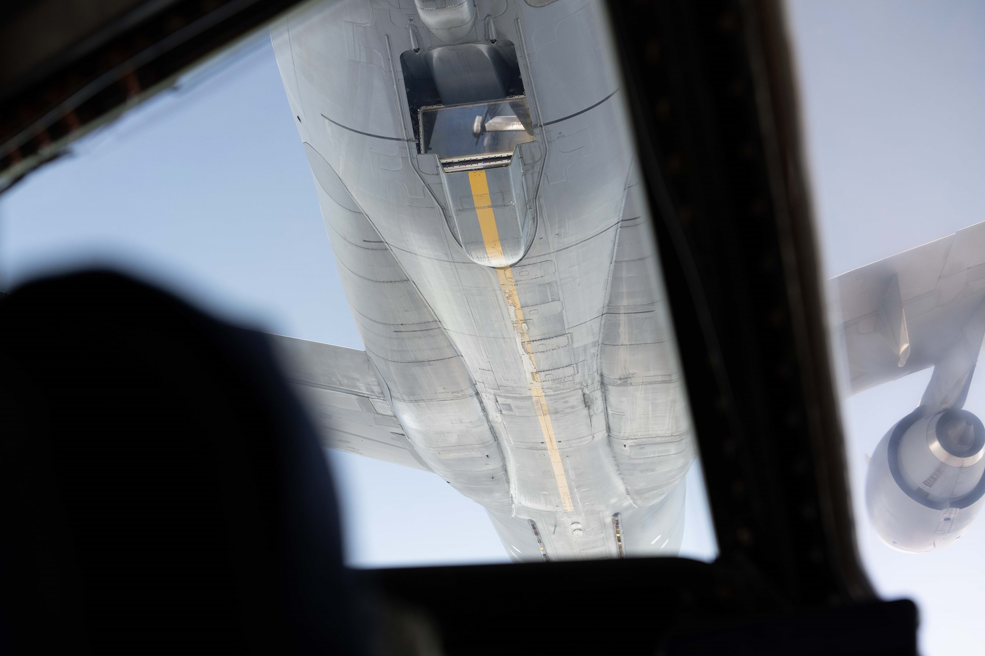 USAF Conducts First Reverse Air Refueling Using C-5M Super Galaxy