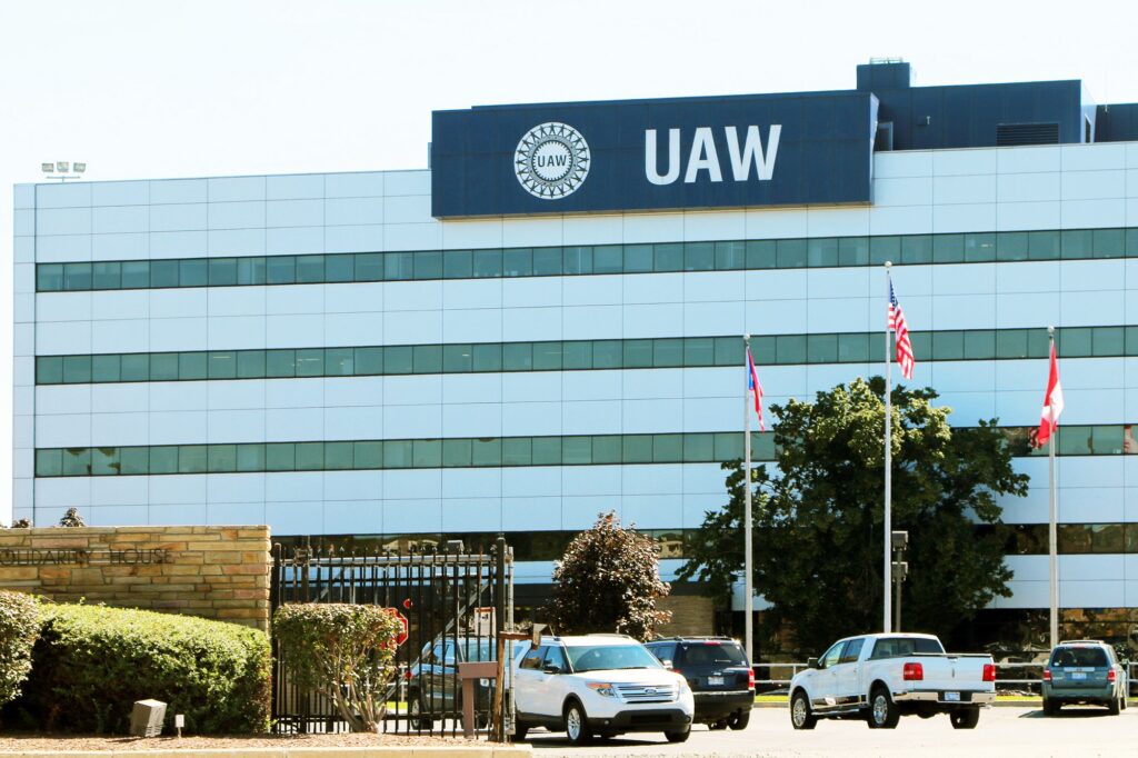 US based pilot and flight attendant unions have express support to striking UAW employees