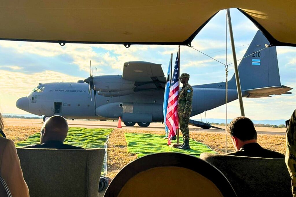 Estados Unidos dona avión de carga militar C-130H Hercules a las Fuerzas de Defensa de Botswana – AeroTime
