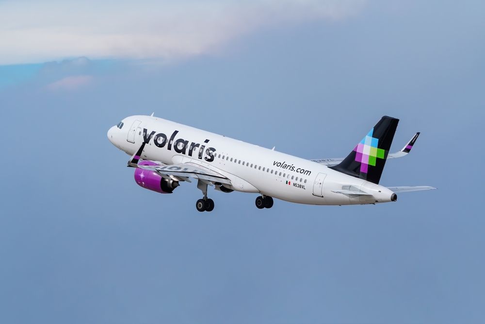 Denver,,Usa-october,17:,Airbus,A320,Operated,By,Volaris,Takes,Off