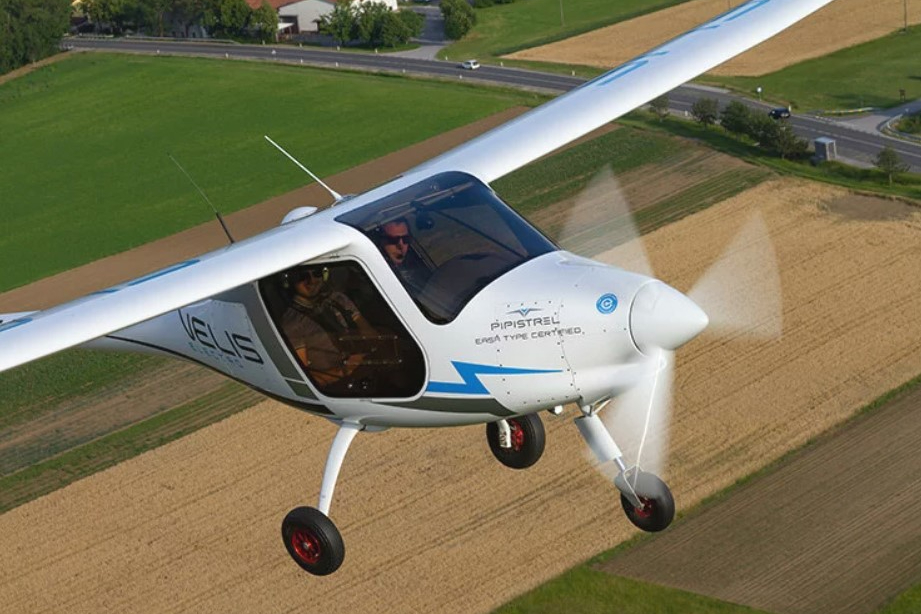 Velis electric plane in flight