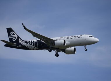 a320neo_air_new_zealand_msn8833_-_first_flight.jpg