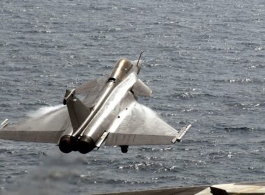 a_french_navy_rafale_taking_off_from_a_us_aircraft_carrier.jpg