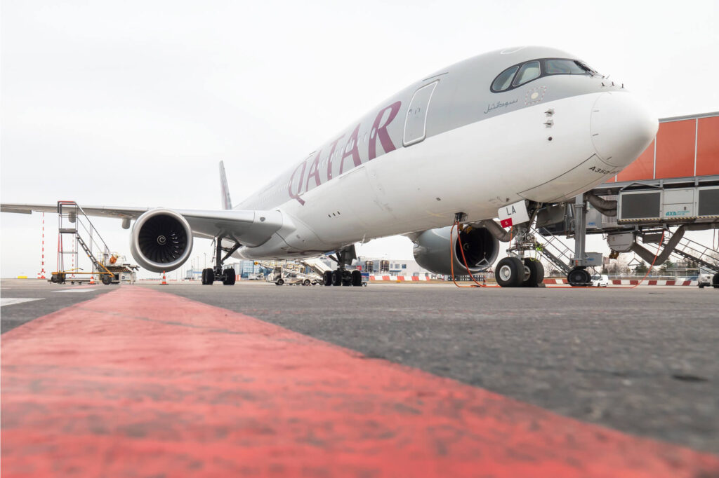 a_qatar_airways_a350.jpg