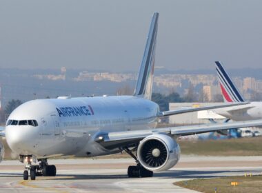 air_france_boeing_777_wide_body_plane.jpg