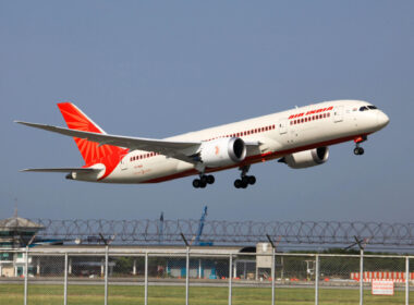 air_india_boeing_787_dreamliner_taking_off.jpg