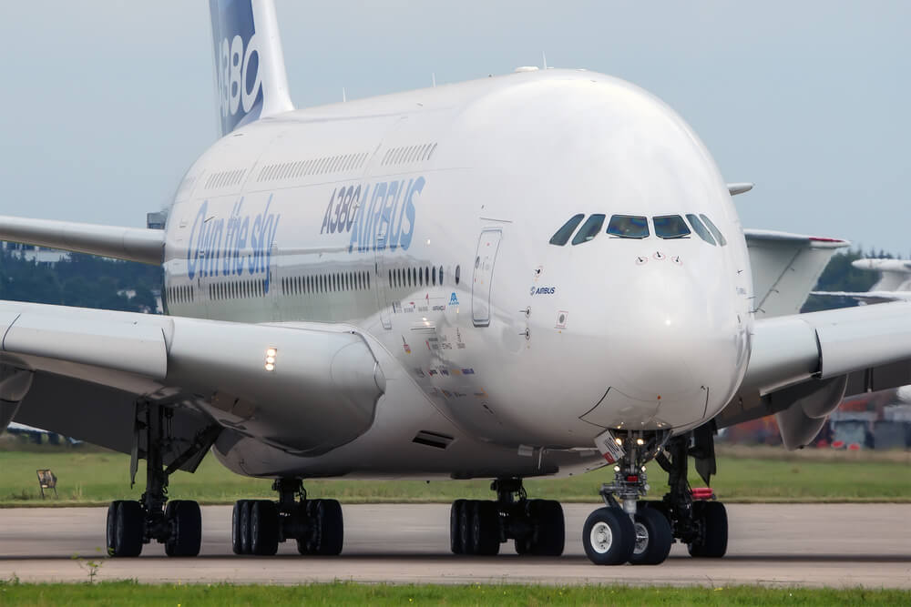 airbus_a380_taxiing_at_maks_2013.jpg