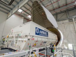 airbus_beluga_brings_airbus_satellite_to_kennedy_space_center-tls-loading1_copyright-airbus.jpg