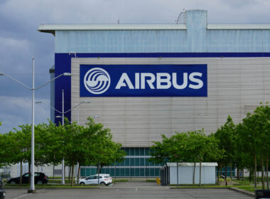 airbus_logo_at_the_airbus_factory_at_the_toulouse_blagnac-37.jpg