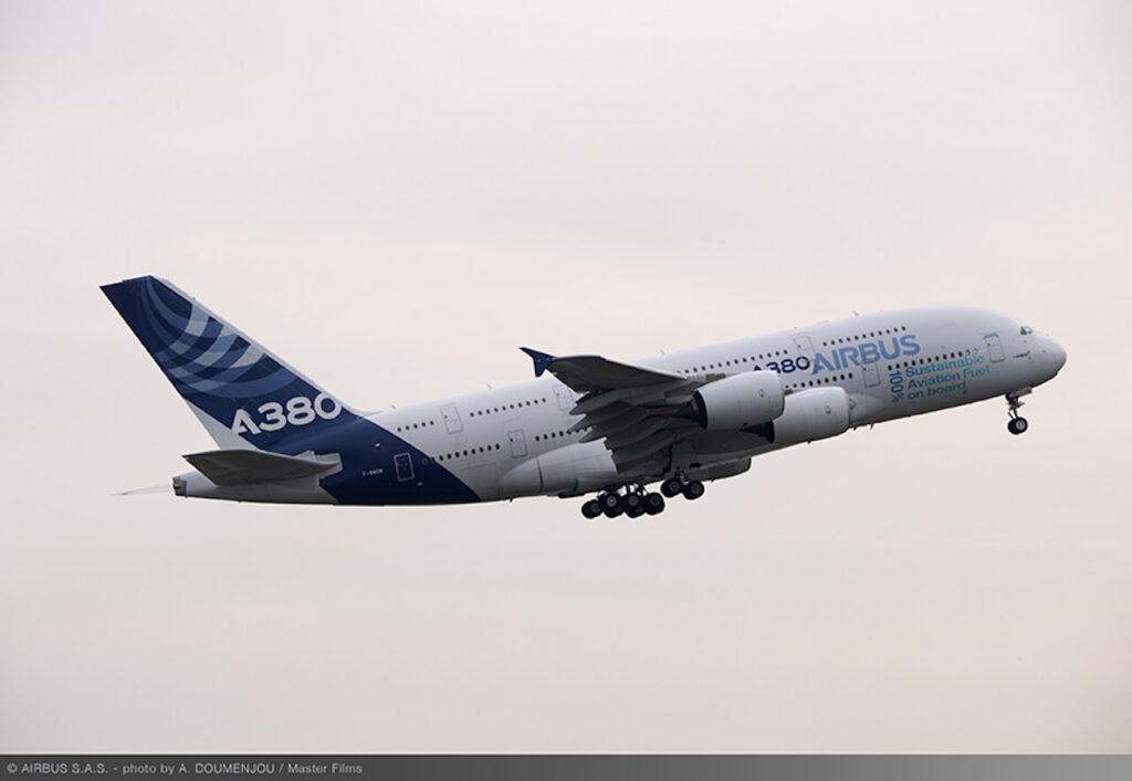 airbus_tests_a380_with_pure_saf_in_one_engine.jpg