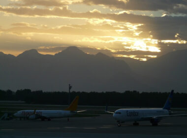 airport_aircraft_sunset_sun_clouds_gloomy_dark_mysterious-1139261.jpg