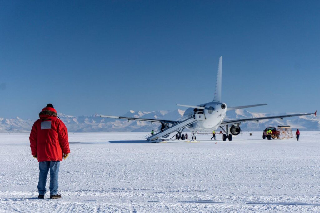 australian_airbus_a220_in_antarctica.jpg