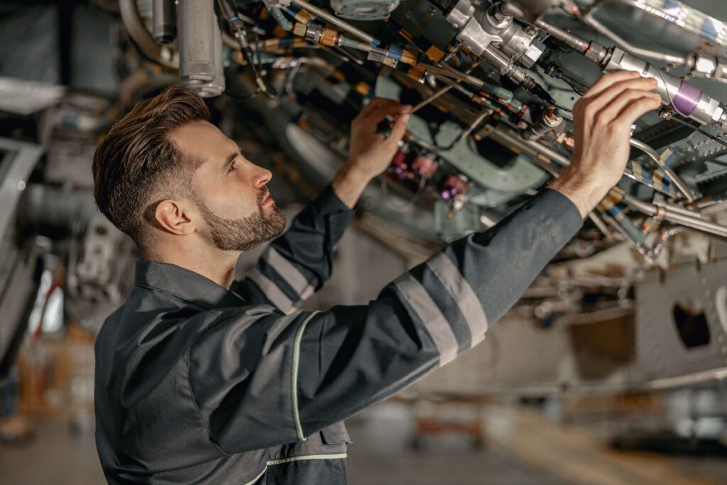 aviation mechanic career