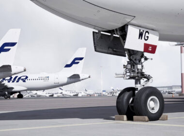 aviator_finnair_a350_landing_gear_planes.jpg