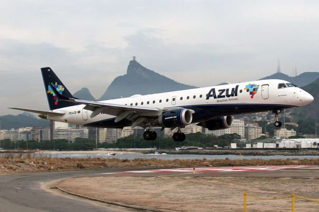 azul-brazilian-airlines-embraer-punctual-airline.jpg