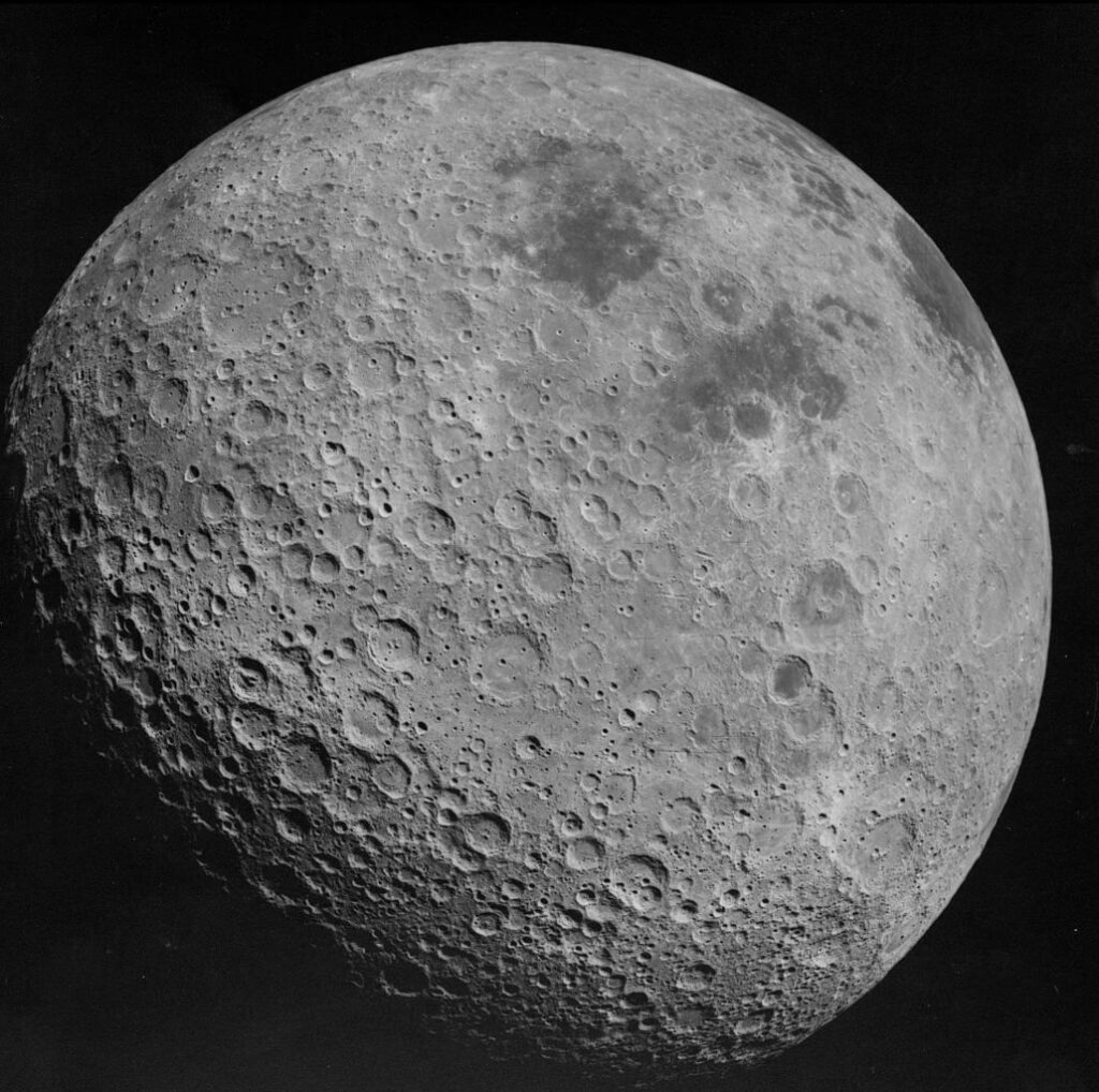 back_side_of_the_moon_as16-3021-1.jpg