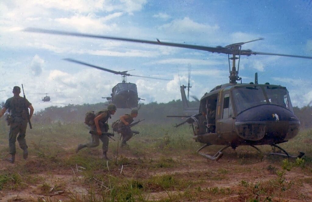 bell_uh1d_in_vietnam.jpg