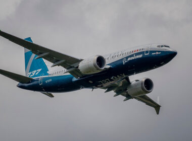 boeing_737_max_flying_at_the_farnborough_airshow_in_2018.jpg